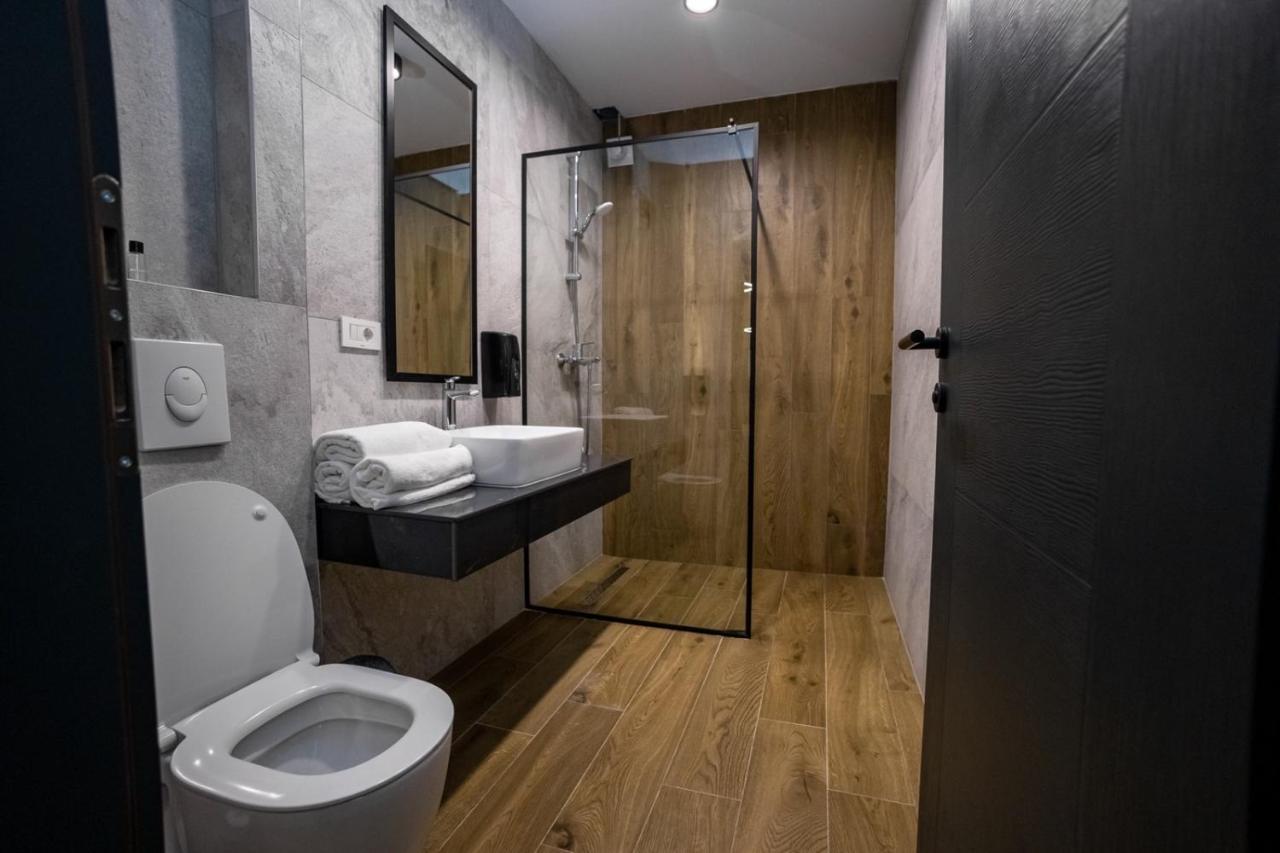 Griffon Bar Food Apartments Struga Eksteriør bilde