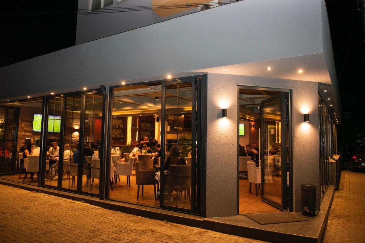 Griffon Bar Food Apartments Struga Eksteriør bilde