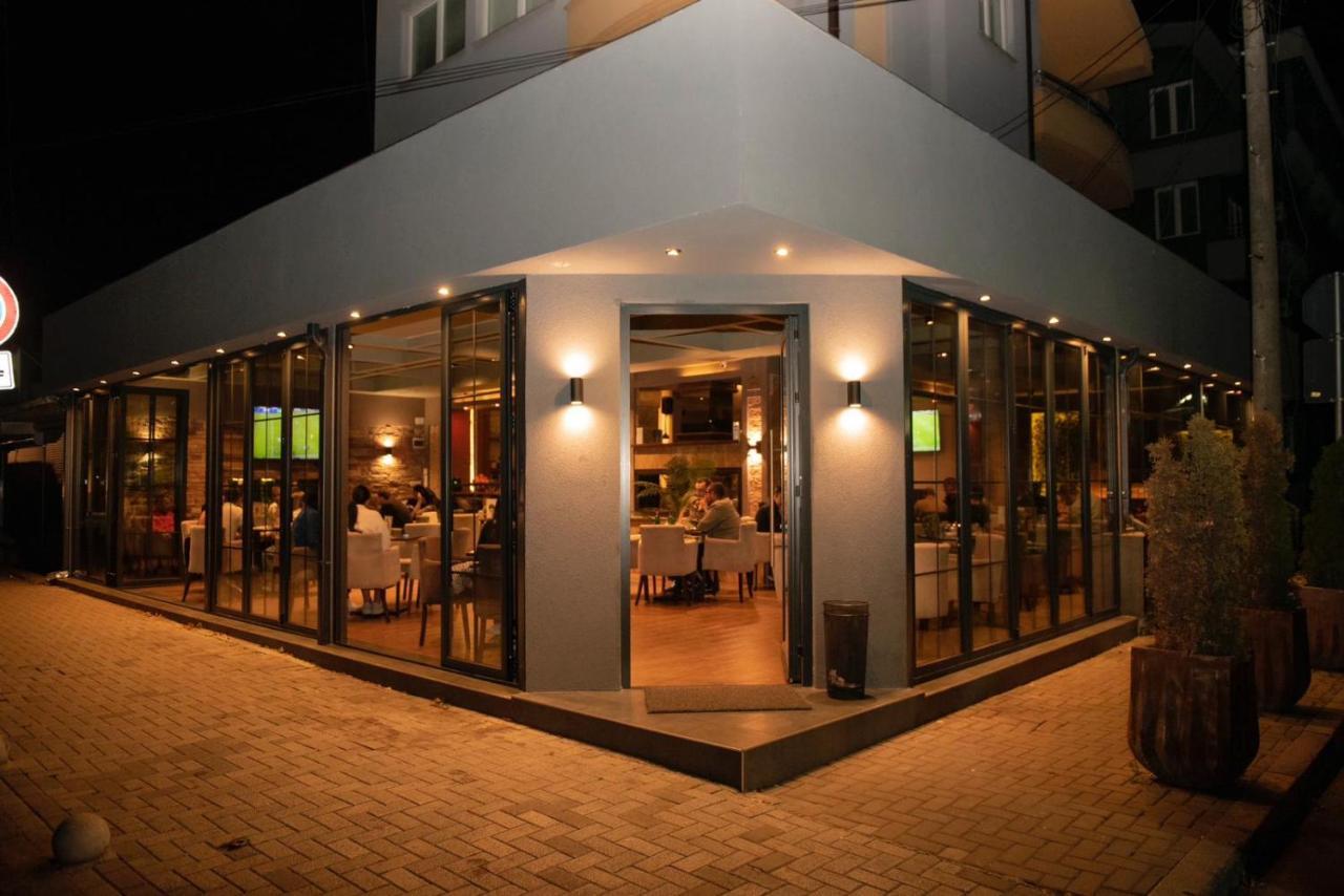 Griffon Bar Food Apartments Struga Eksteriør bilde